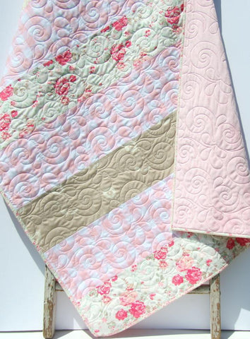 Vintage baby deals quilt